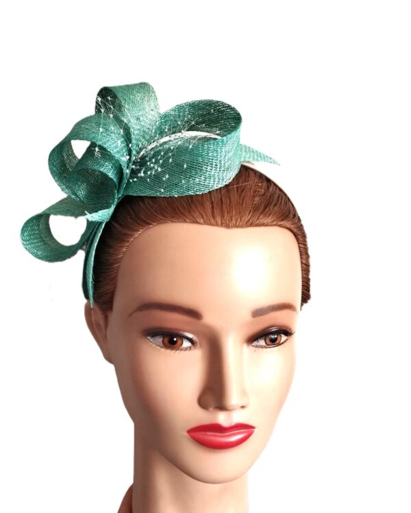 miętowy fascynator Minti Miętowy fascynator na opasce lub klipsie Minti