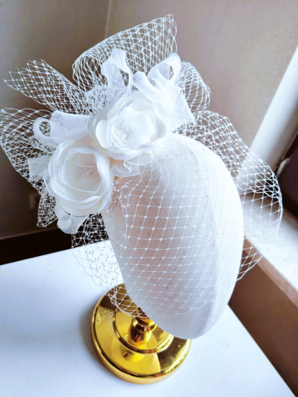 Przestrzenna woalka ślubna z tiulowymi kwiatami Olivia