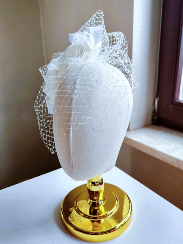 Przestrzenna woalka ślubna z tiulowymi kwiatami Olivia