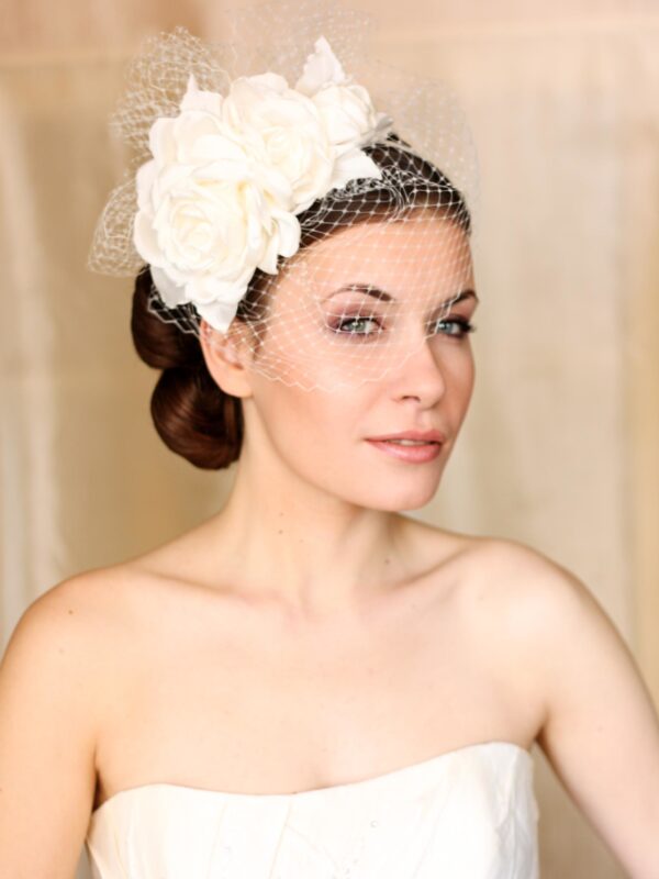 Woalka ślubna z kwiatami ivory Brit