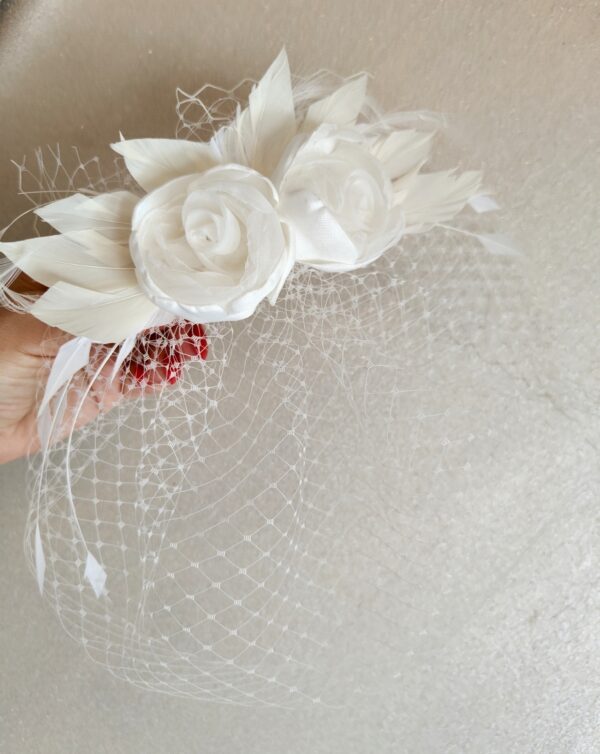 Ivory woalka ślubna z kwiatami do włosów Stella