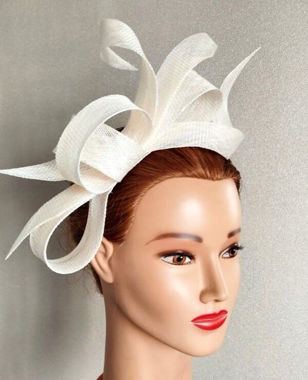 Ivory fascynator ślubny na opasce Cassie